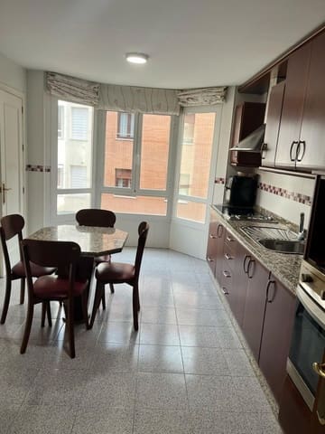 4 bedroom Flat for sale in Córdoba city - € 370,000 (Ref: 9476203)