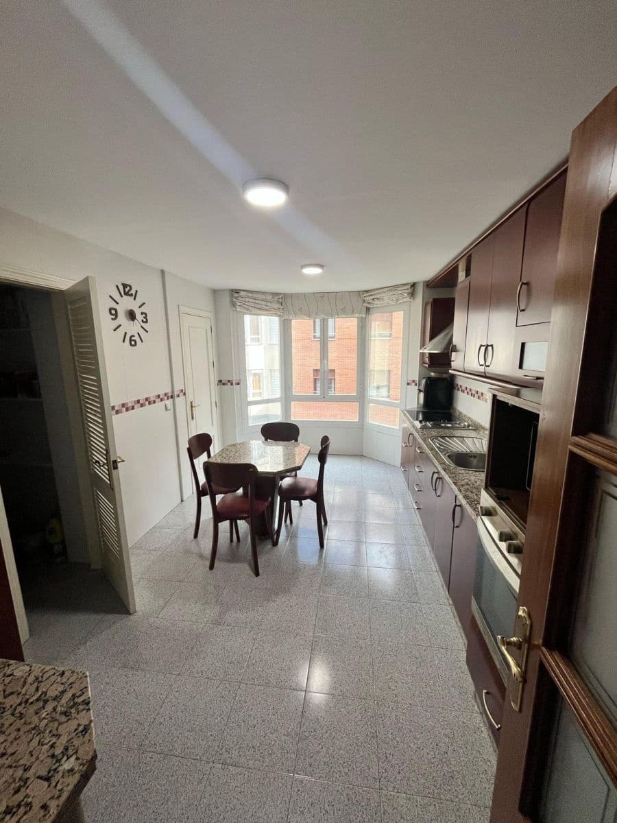 4 bedroom Flat for sale in Cordoba city - € 370,000 (Ref: 9476203)