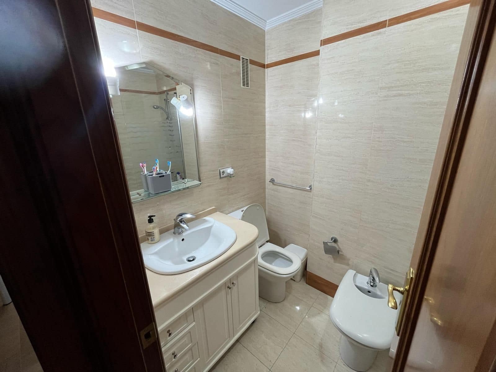 4 bedroom Flat for sale in Cordoba city - € 370,000 (Ref: 9476203)