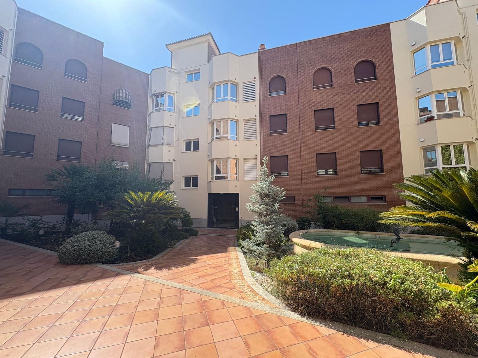 4 bedroom Flat for sale in Cordoba city - € 370,000 (Ref: 9476203)