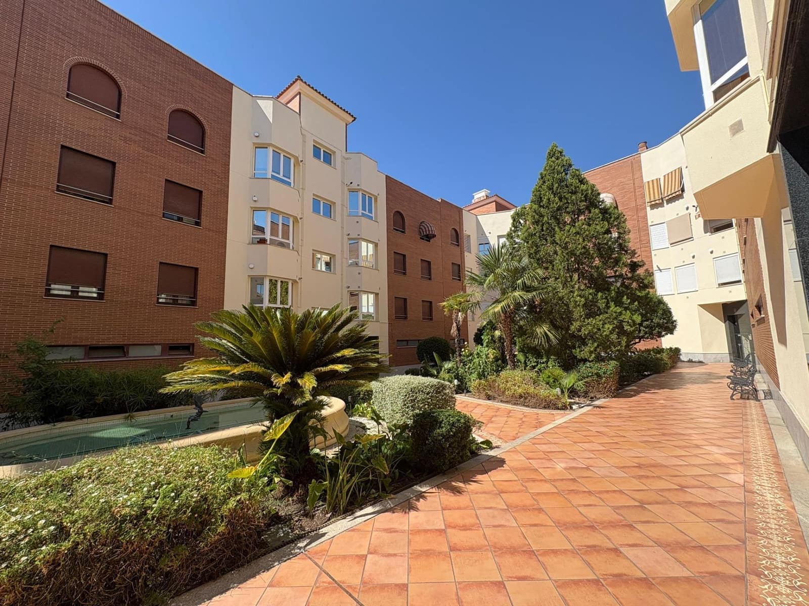 4 bedroom Flat for sale in Cordoba city - € 370,000 (Ref: 9476203)