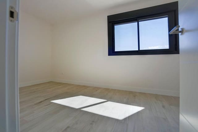 4 bedroom Penthouse for sale in Córdoba city with pool garage - € 509,400 (Ref: 9476204)