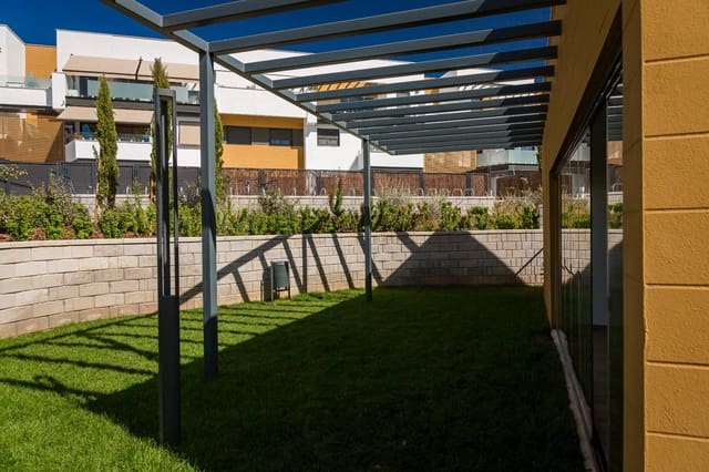 4 bedroom Penthouse for sale in Córdoba city with pool garage - € 509,400 (Ref: 9476204)