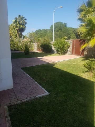 5 slaapkamer Villa te koop in Córdoba stad met zwembad garage - € 429.000 (Ref: 9476205)