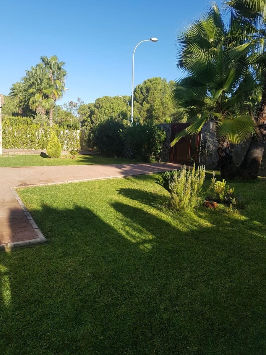 5 slaapkamer Villa te koop in Cordoba stad met zwembad garage - € 429.000 (Ref: 9476205)