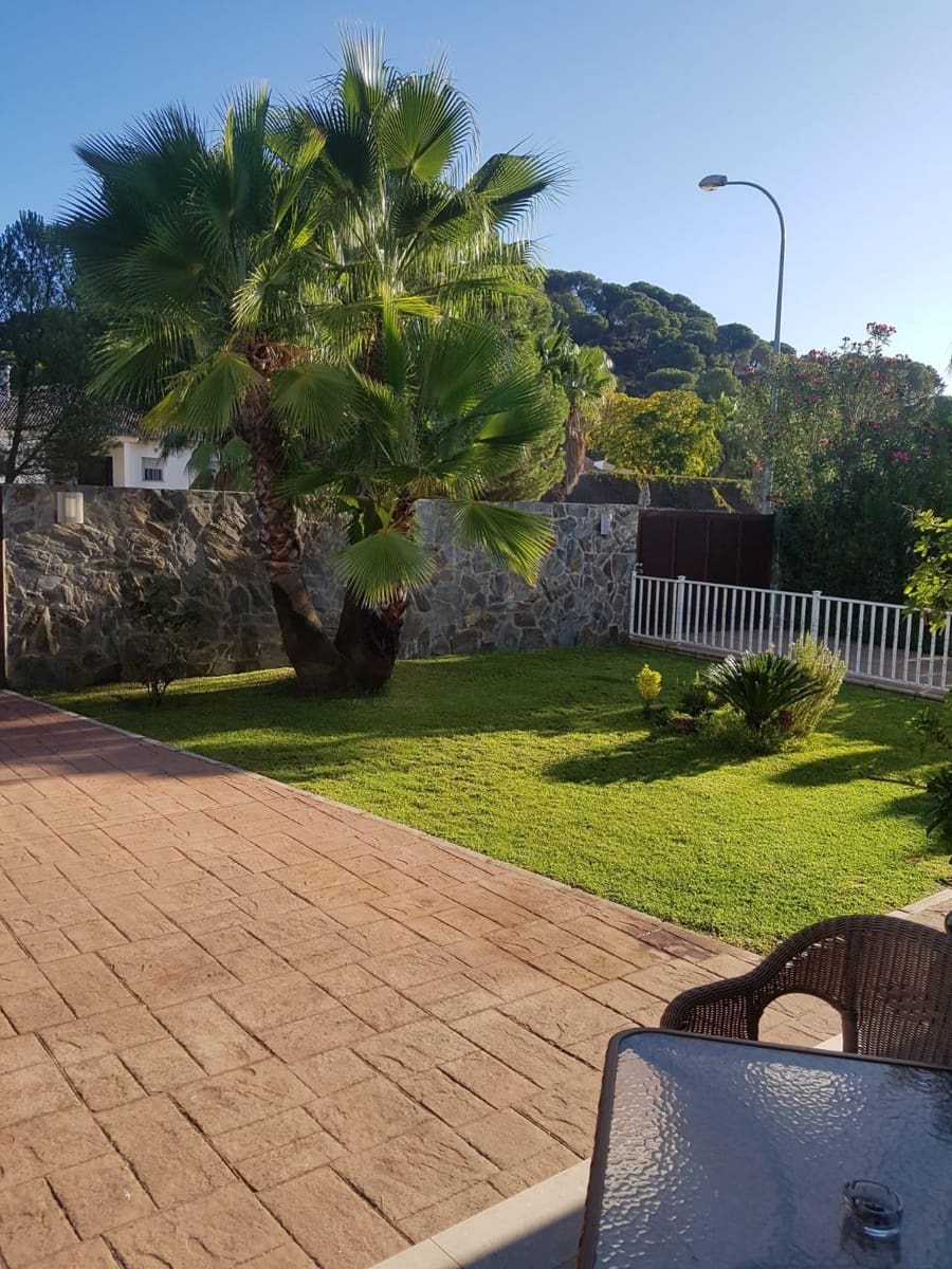 5 slaapkamer Villa te koop in Cordoba stad met zwembad garage - € 429.000 (Ref: 9476205)