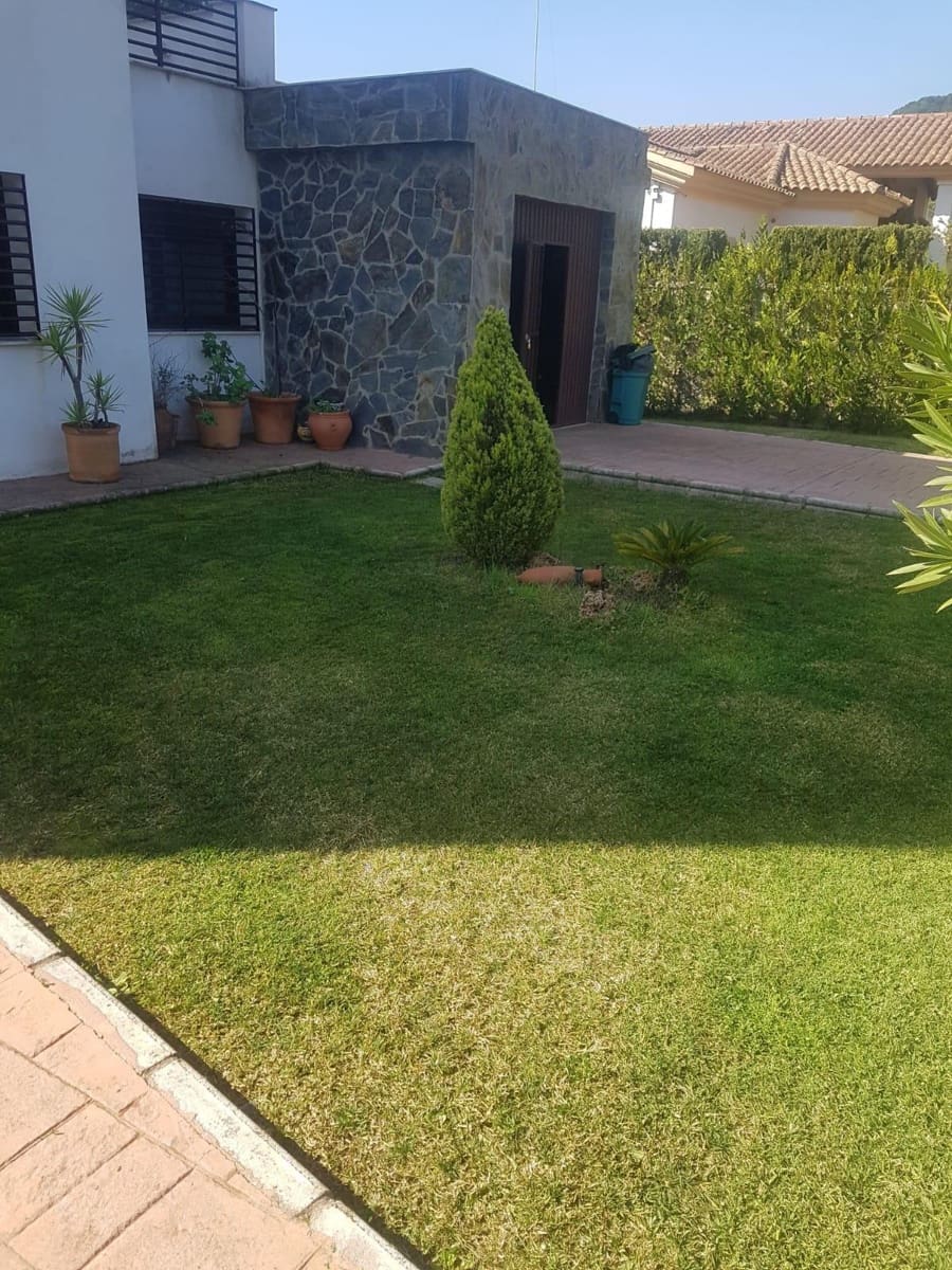 5 slaapkamer Villa te koop in Cordoba stad met zwembad garage - € 429.000 (Ref: 9476205)