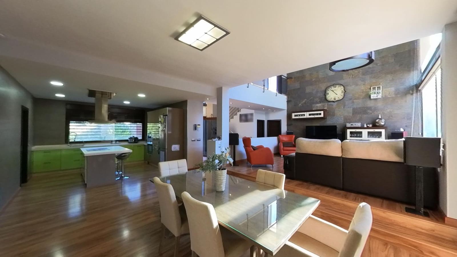 5 slaapkamer Villa te koop in Cordoba stad met zwembad garage - € 429.000 (Ref: 9476205)