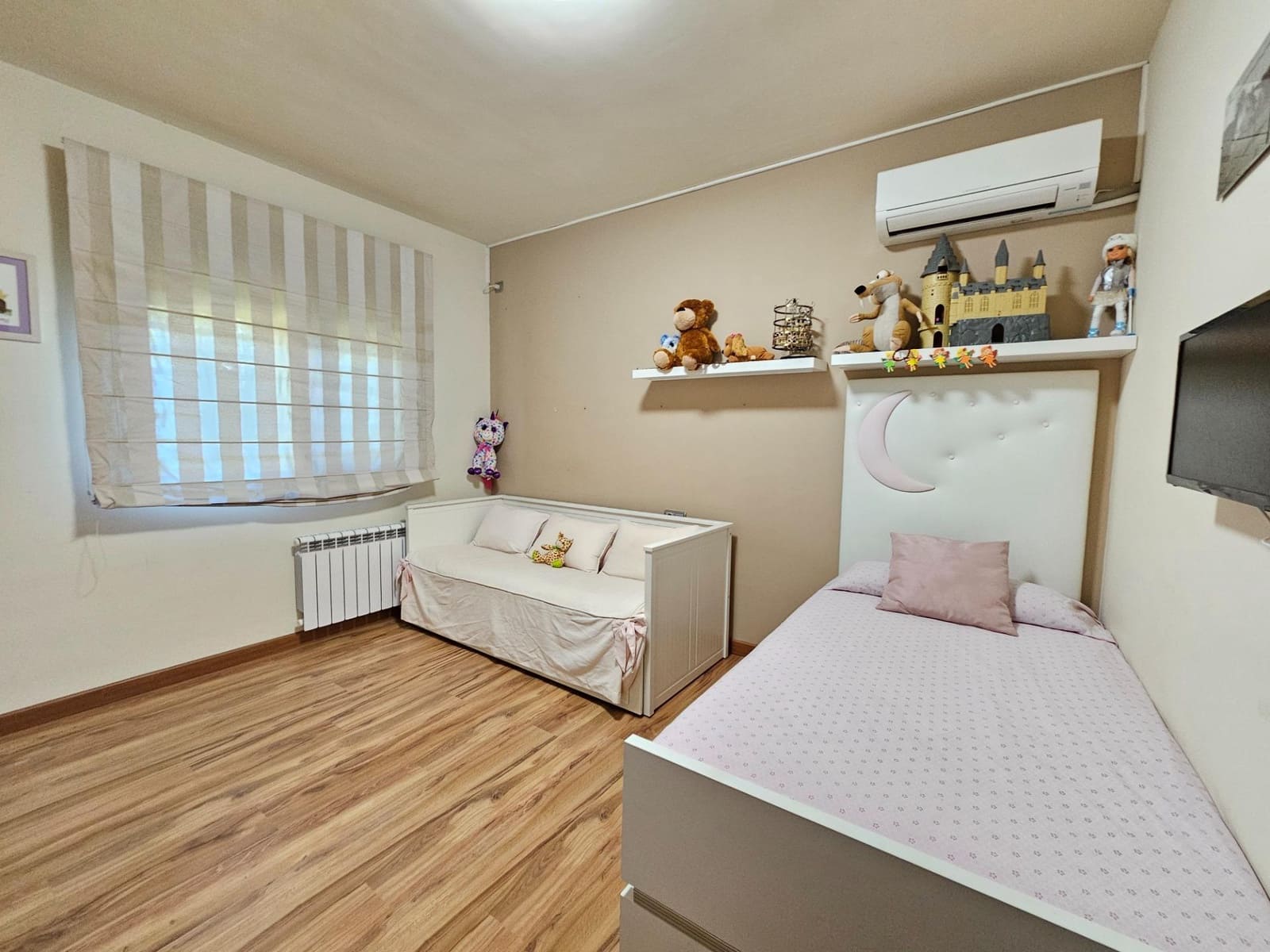 5 slaapkamer Villa te koop in Cordoba stad met zwembad garage - € 429.000 (Ref: 9476205)