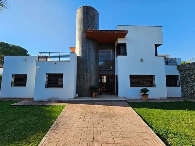 5 slaapkamer Villa te koop in Córdoba stad met zwembad garage - € 429.000 (Ref: 9476205)