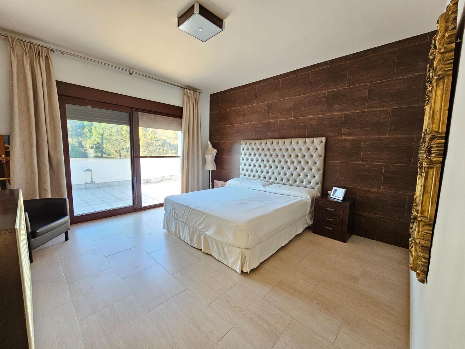 5 slaapkamer Villa te koop in Cordoba stad met zwembad garage - € 429.000 (Ref: 9476205)