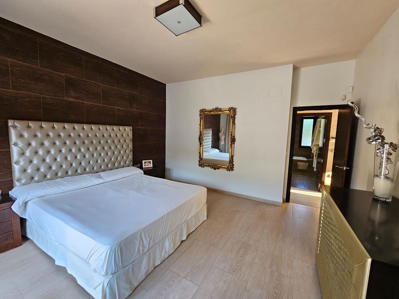 5 slaapkamer Villa te koop in Cordoba stad met zwembad garage - € 429.000 (Ref: 9476205)