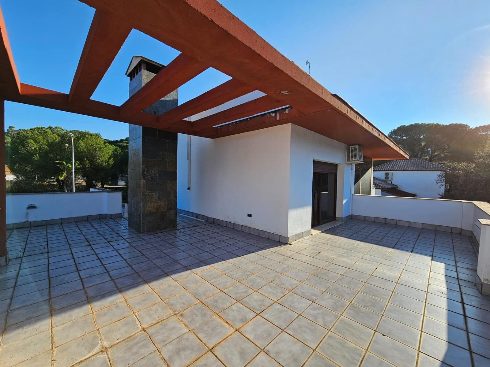 5 slaapkamer Villa te koop in Cordoba stad met zwembad garage - € 429.000 (Ref: 9476205)