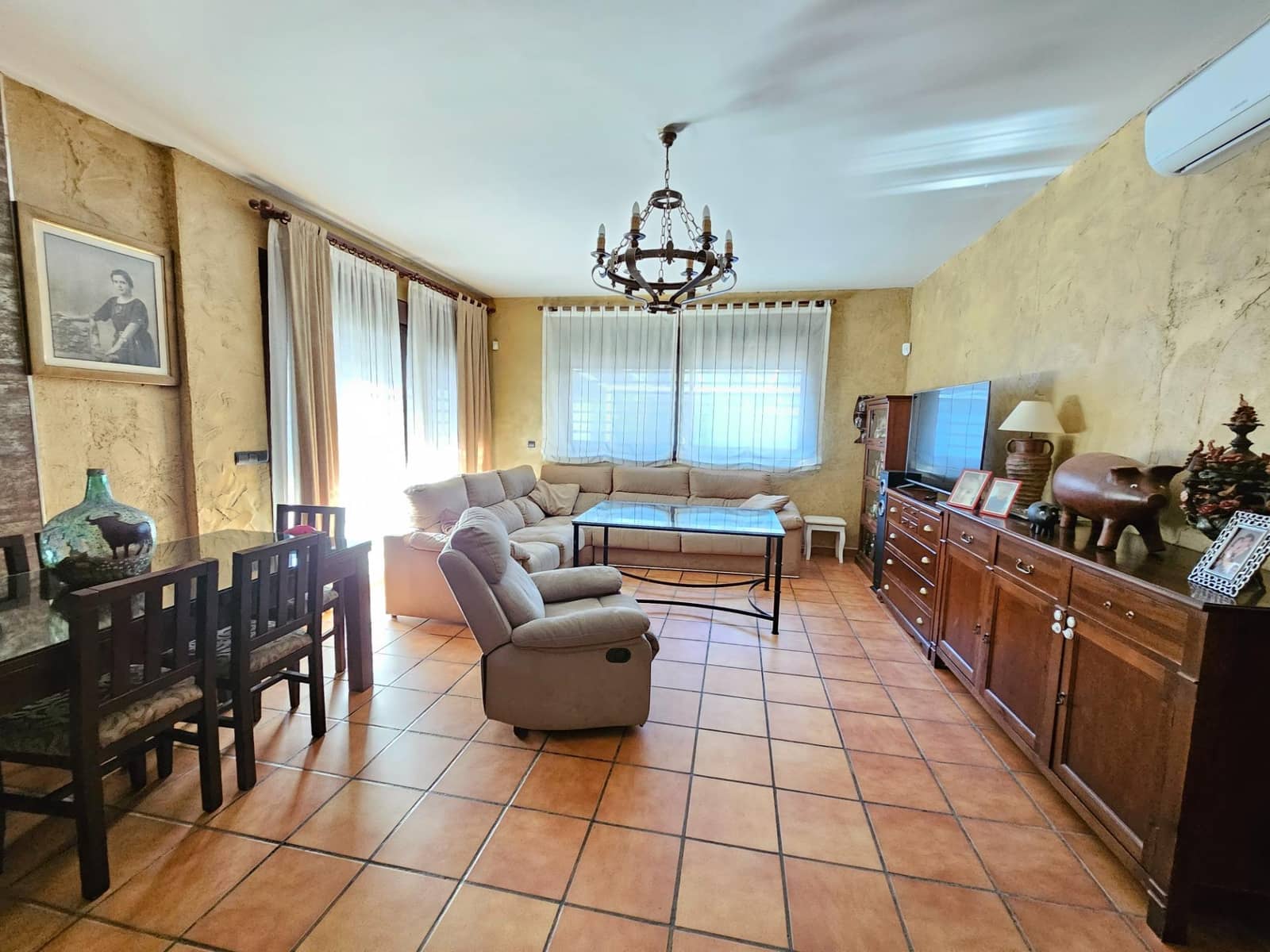 5 slaapkamer Villa te koop in Cordoba stad met zwembad garage - € 429.000 (Ref: 9476205)