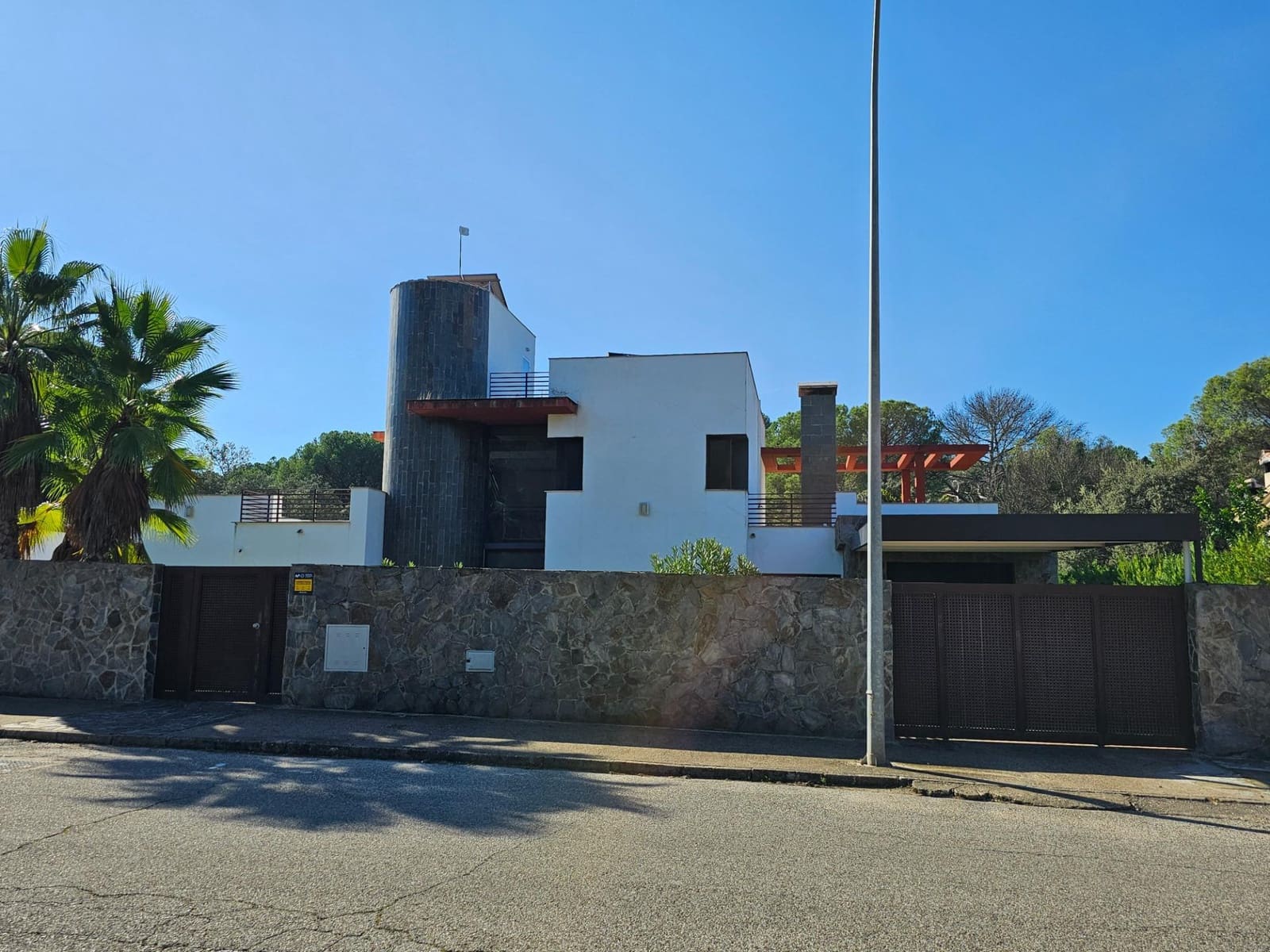 5 slaapkamer Villa te koop in Cordoba stad met zwembad garage - € 429.000 (Ref: 9476205)