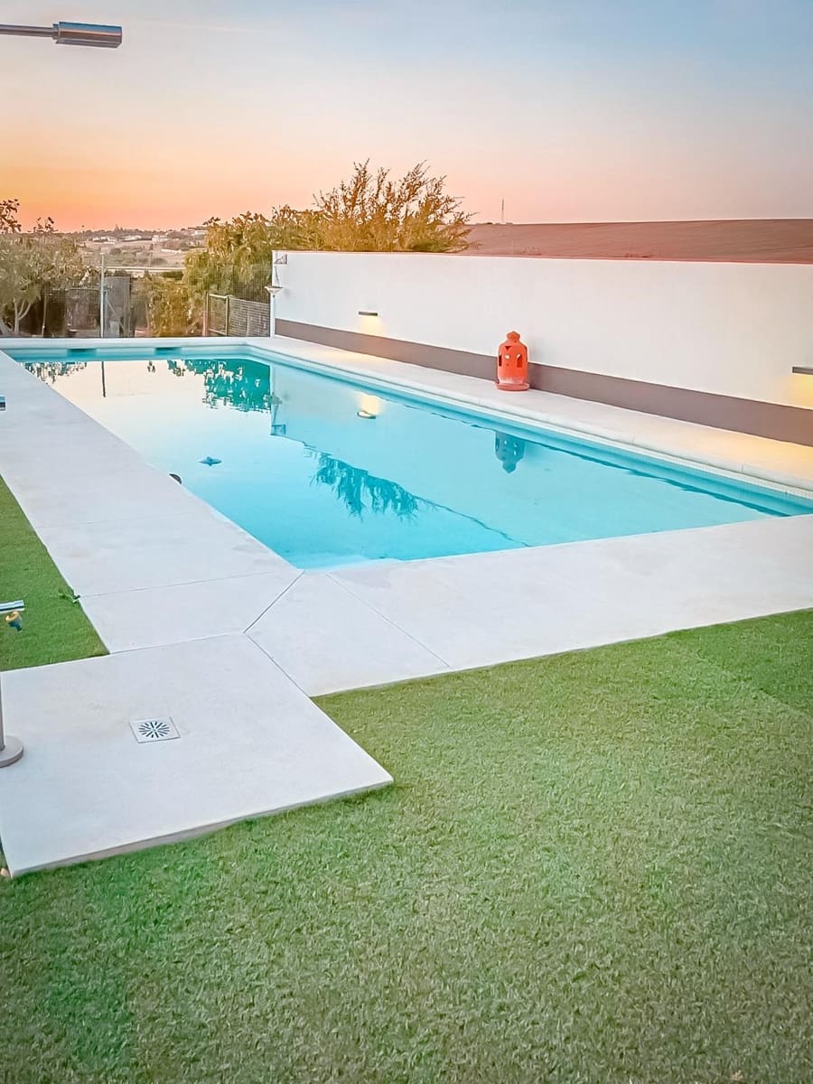 4 slaapkamer Villa te koop in La Carlota met zwembad garage - € 274.000 (Ref: 9476206)