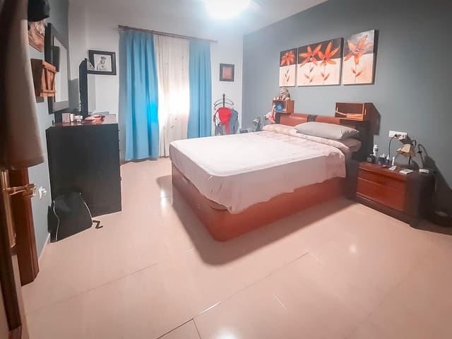 4 slaapkamer Villa te koop in La Carlota met zwembad garage - € 274.000 (Ref: 9476206)