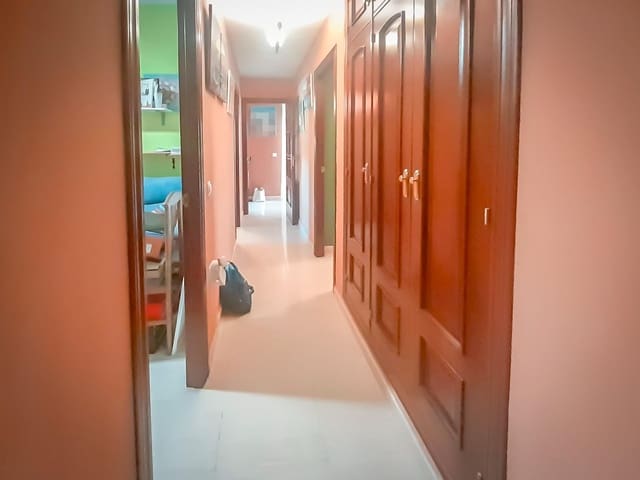 4 slaapkamer Villa te koop in La Carlota met zwembad garage - € 274.000 (Ref: 9476206)