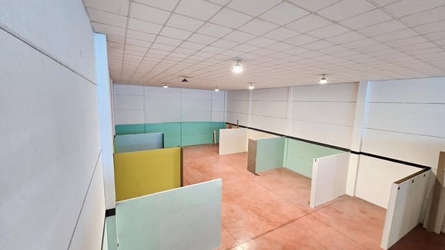 Azienda in vendita in Centro, Cordova città - 495.000 € (Rif: 9476207)