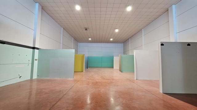 Azienda in vendita in Centro, Cordova città - 495.000 € (Rif: 9476207)