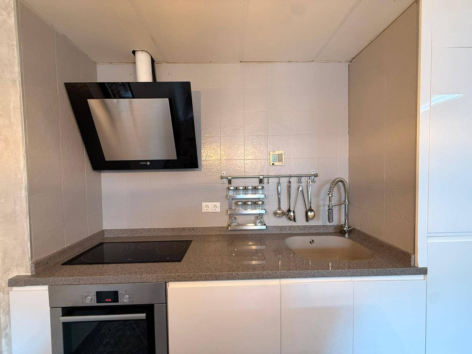 4 bedroom Townhouse for sale in La Victoria with garage - € 159,900 (Ref: 9476211)