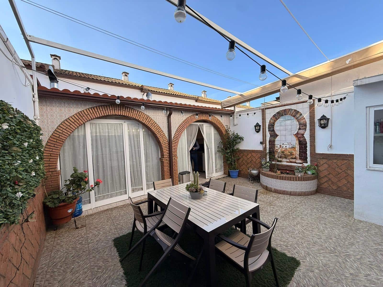 4 bedroom Townhouse for sale in La Victoria with garage - € 159,900 (Ref: 9476211)