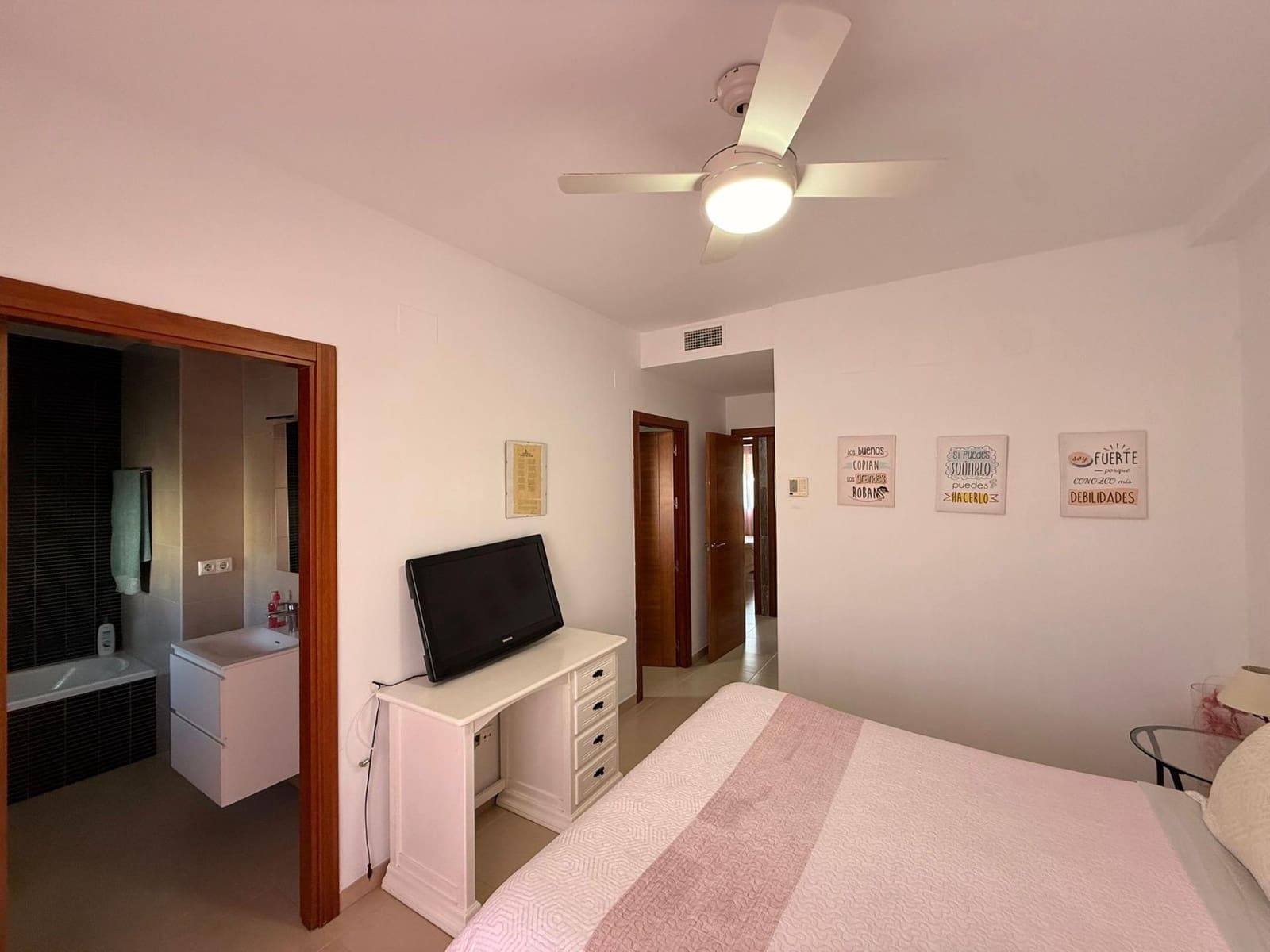 4 bedroom Townhouse for sale in La Victoria with garage - € 159,900 (Ref: 9476211)