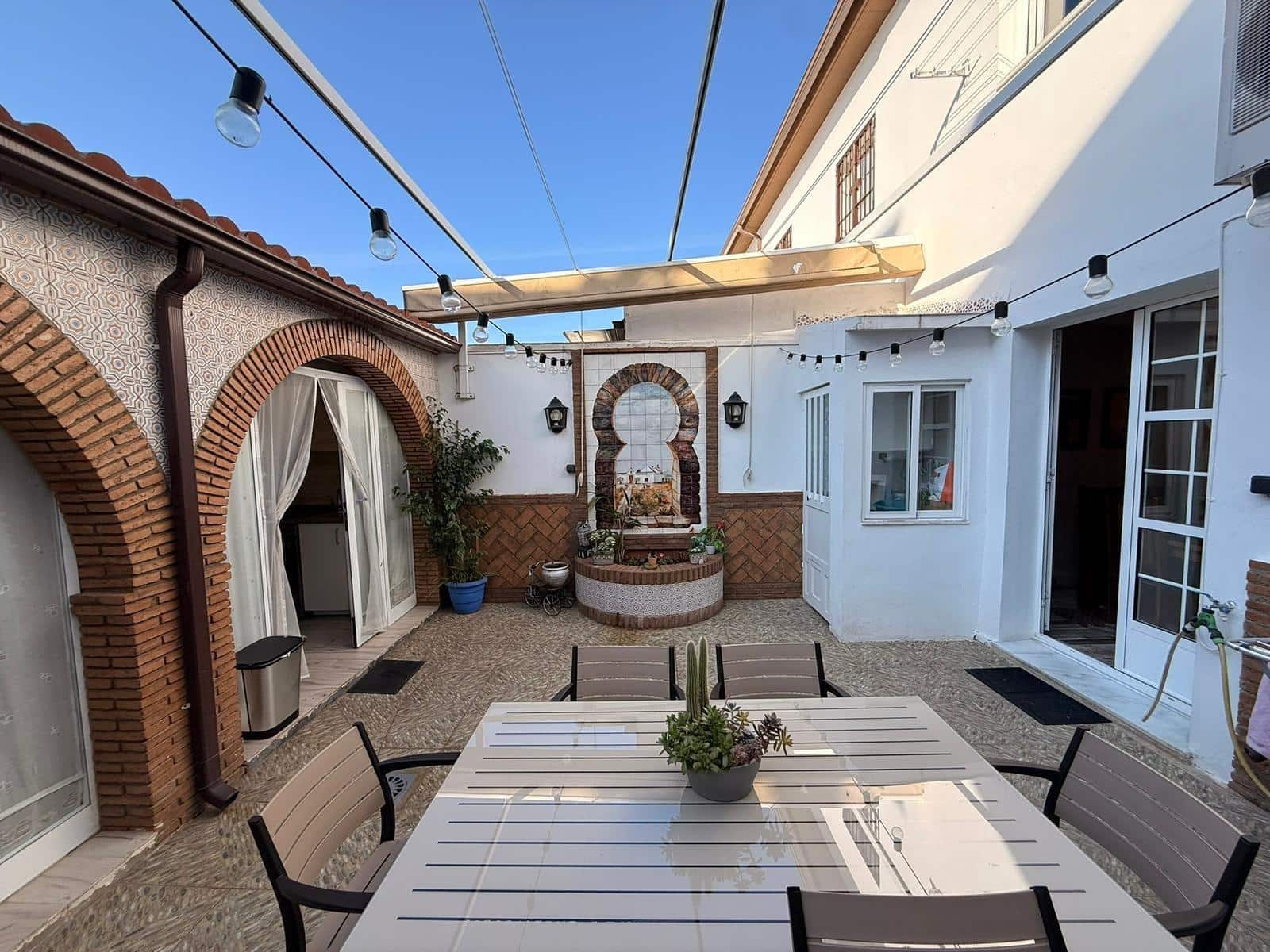 4 bedroom Townhouse for sale in La Victoria with garage - € 159,900 (Ref: 9476211)