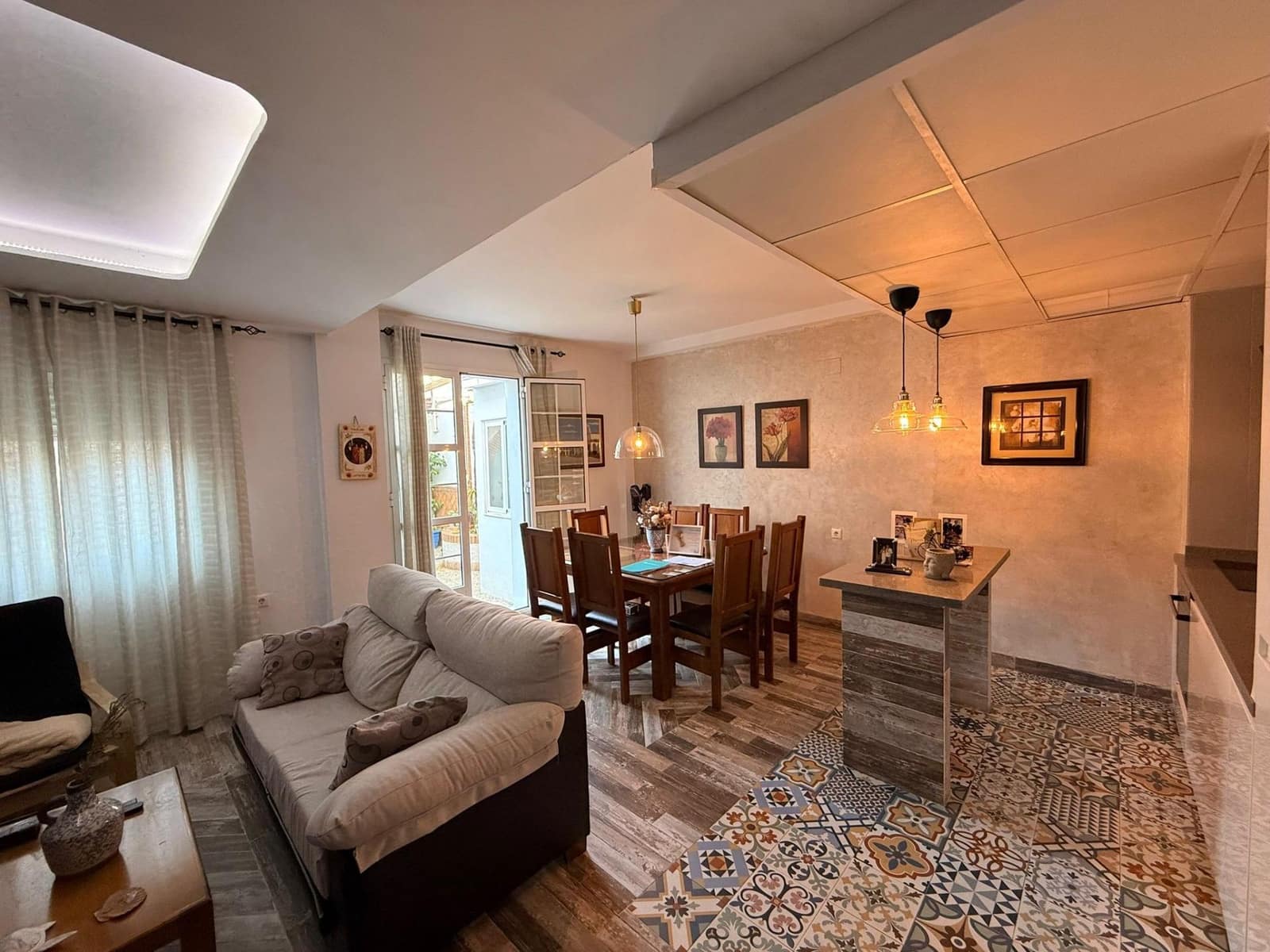 4 bedroom Townhouse for sale in La Victoria with garage - € 159,900 (Ref: 9476211)