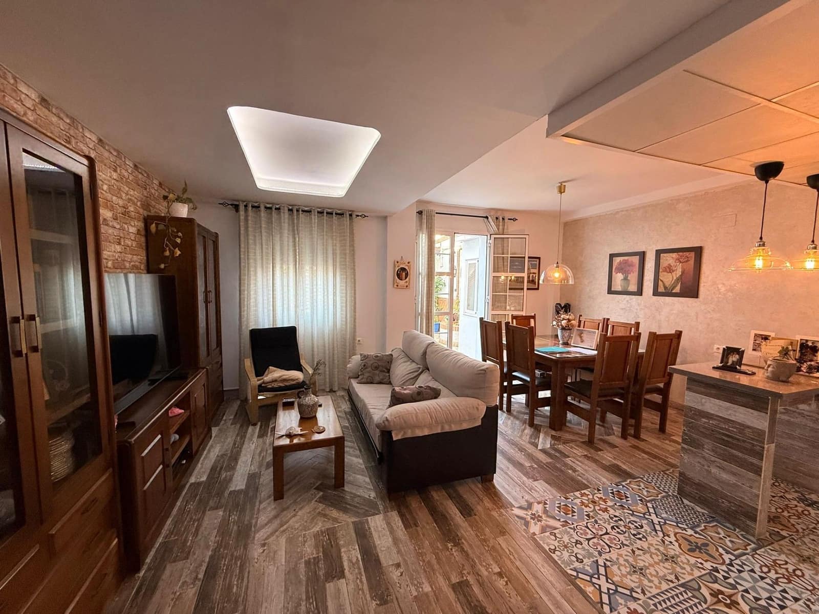 4 bedroom Townhouse for sale in La Victoria with garage - € 159,900 (Ref: 9476211)