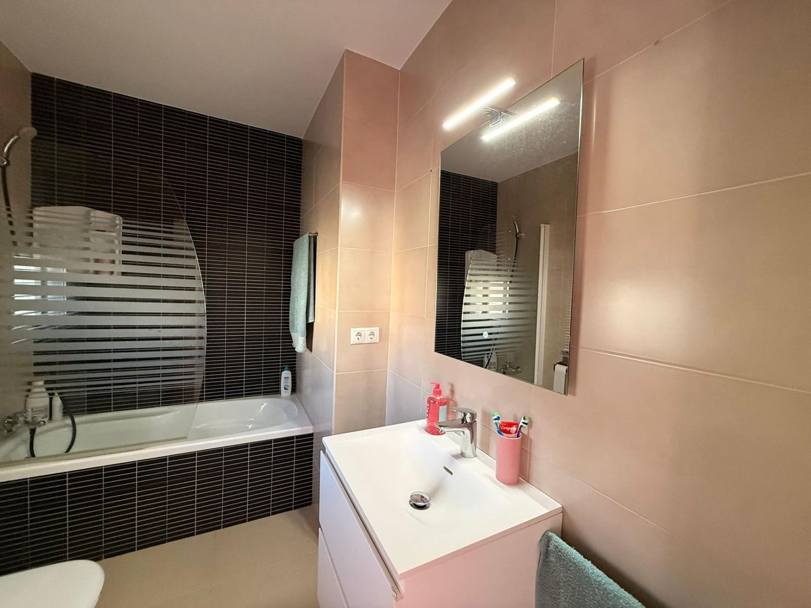 4 bedroom Townhouse for sale in La Victoria with garage - € 159,900 (Ref: 9476211)