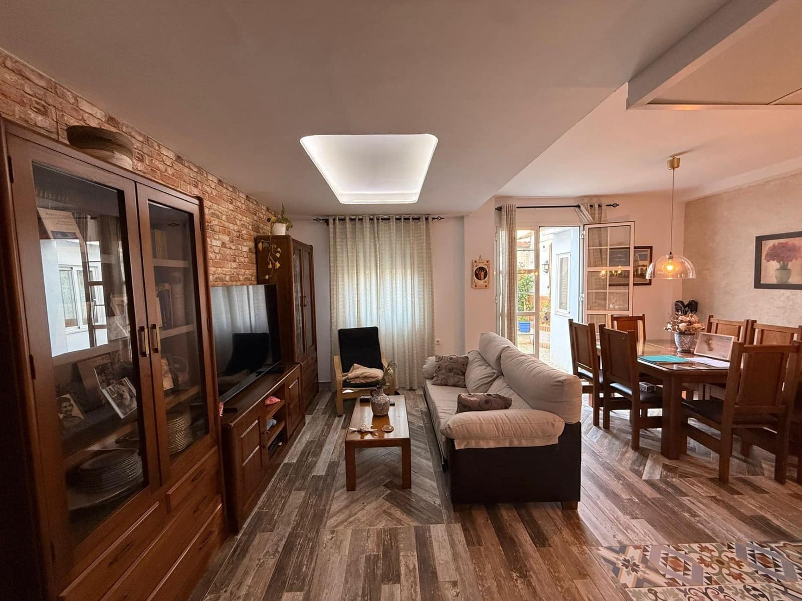 4 bedroom Townhouse for sale in La Victoria with garage - € 159,900 (Ref: 9476211)