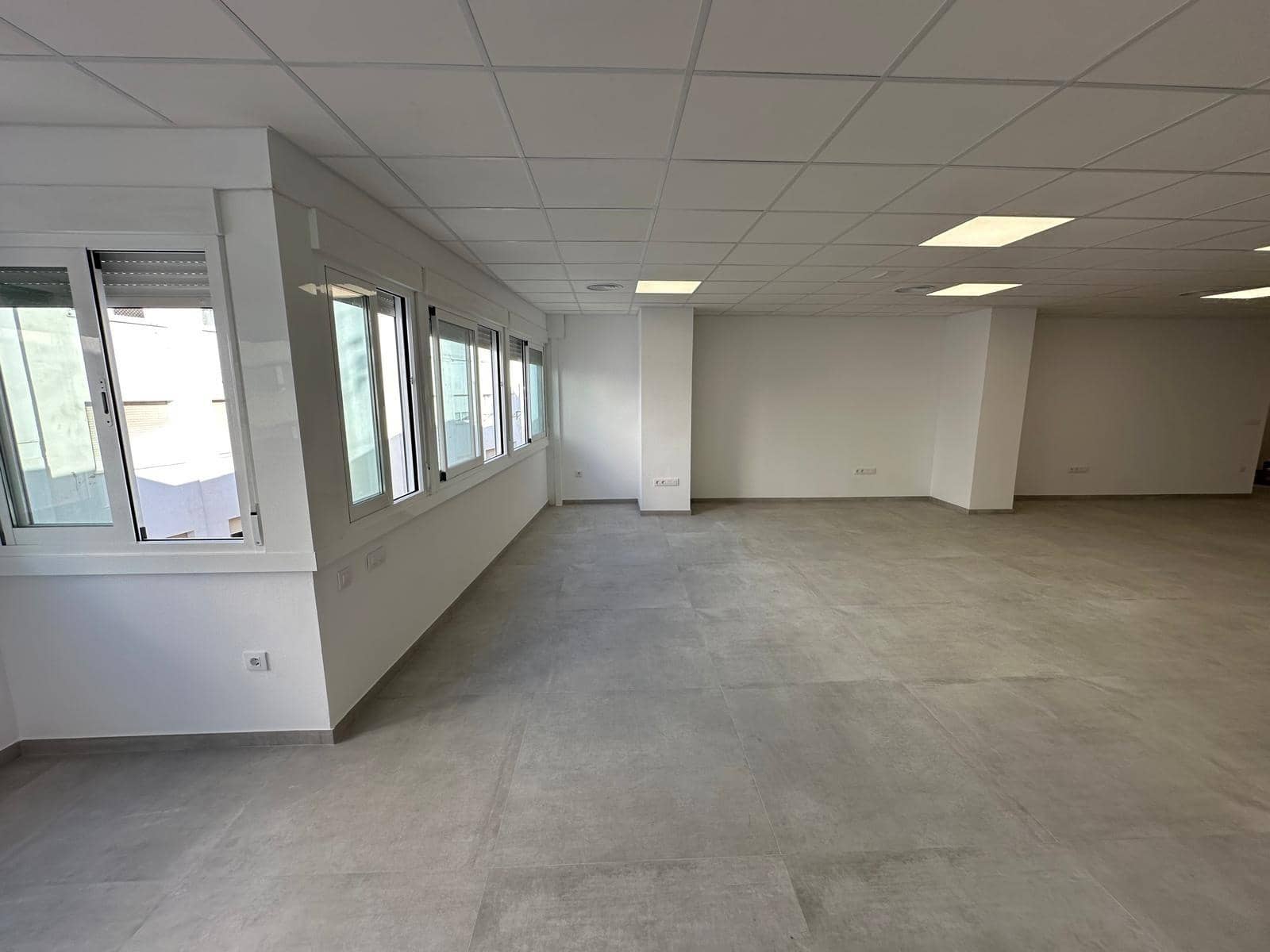 Office for rent in Cordoba city - € 950 (Ref: 9478769)