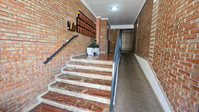 3 sypialnia Mieszkanie na sprzedaż w Miasto Kordoba - 131 000 € (Ref: 9478770)