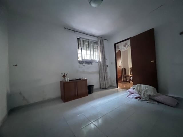 4 chambre Villa/Maison Mitoyenne à vendre à Cordoue ville - 80 000 € (Ref: 9478771)