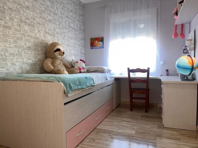 3 bedroom Villa for sale in Almodóvar del Río with garage - € 250,000 (Ref: 9479192)