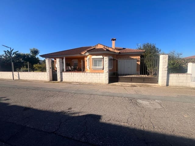 3 bedroom Villa for sale in Almodóvar del Río with garage - € 250,000 (Ref: 9479192)