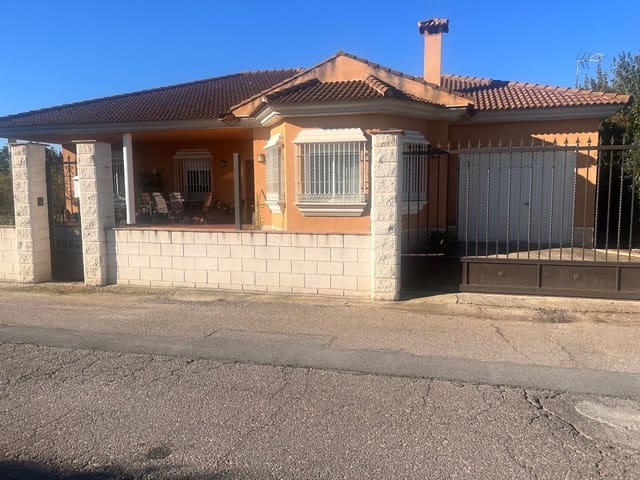 3 bedroom Villa for sale in Almodóvar del Río with garage - € 250,000 (Ref: 9479192)