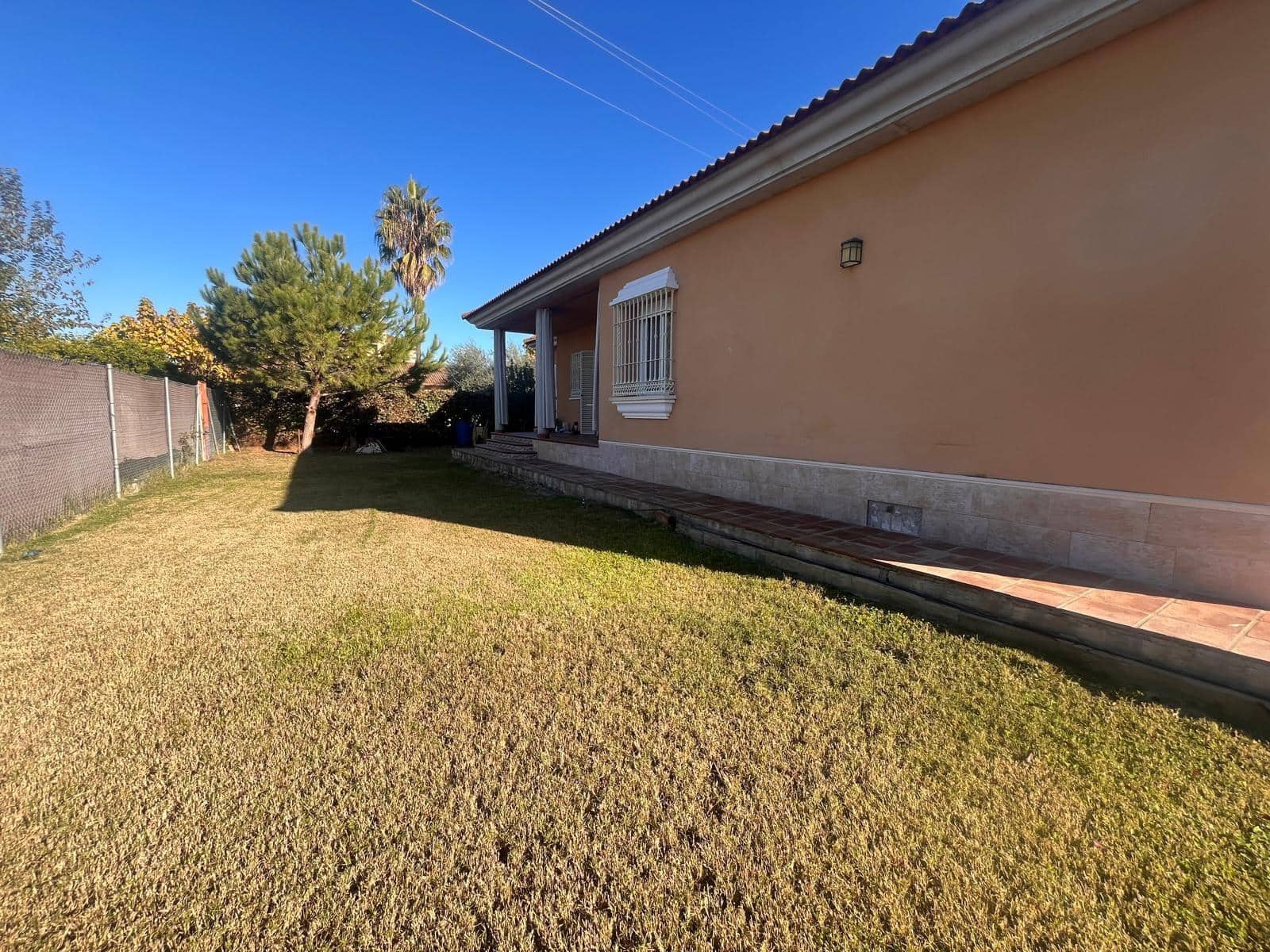 3 bedroom Villa for sale in Almodovar del Rio with garage - € 250,000 (Ref: 9479192)