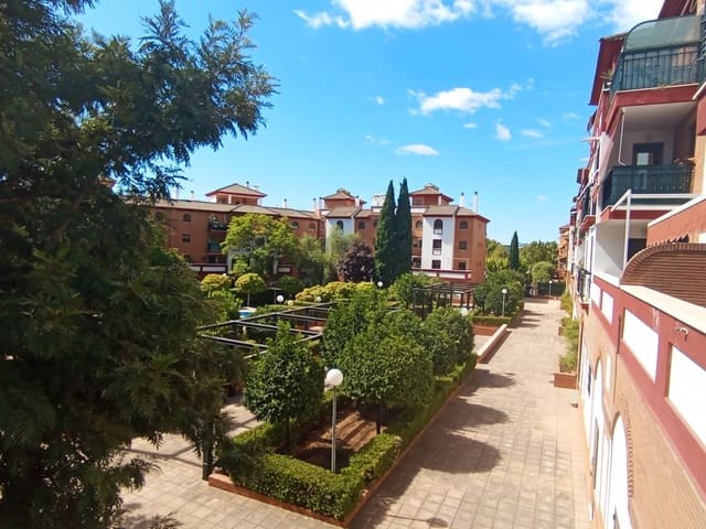 4 soverom Leilighet til salgs i Huerta de la Reina, Córdoba by med svømmebasseng - € 310 000 (Ref: 9483547)