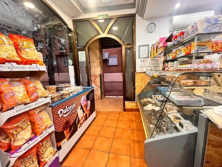 Kommersiell til salgs i Cordoba by - € 49 900 (Ref: 9483549)