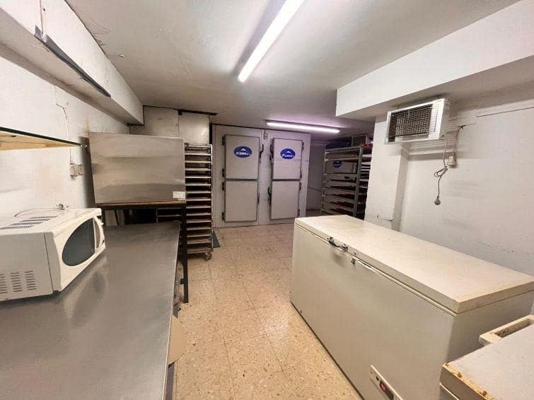 Kommersiell til salgs i Cordoba by - € 49 900 (Ref: 9483549)