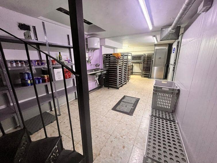 Kommersiell til salgs i Cordoba by - € 49 900 (Ref: 9483549)