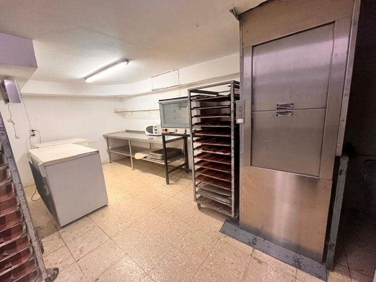 Kommersiell til salgs i Cordoba by - € 49 900 (Ref: 9483549)