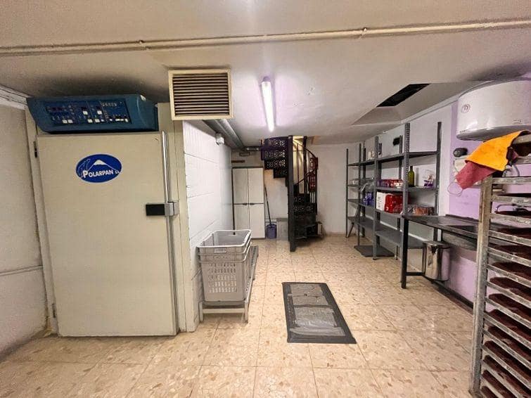 Kommersiell til salgs i Cordoba by - € 49 900 (Ref: 9483549)