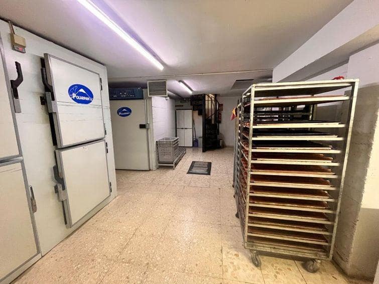 Kommersiell til salgs i Cordoba by - € 49 900 (Ref: 9483549)