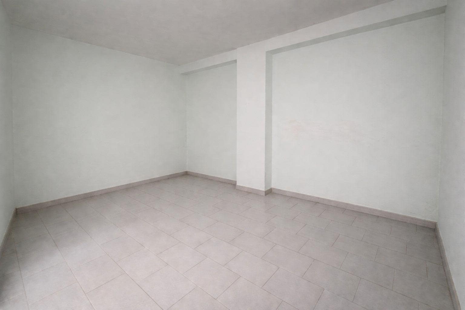 5 slaapkamer Huis te koop in Cordoba stad - € 125.000 (Ref: 9483550)