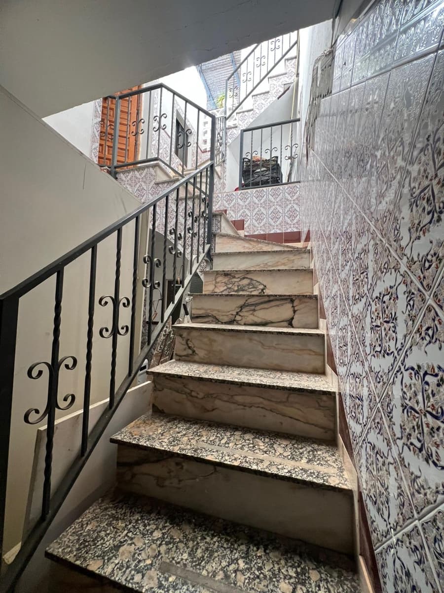 5 slaapkamer Huis te koop in Cordoba stad - € 125.000 (Ref: 9483550)