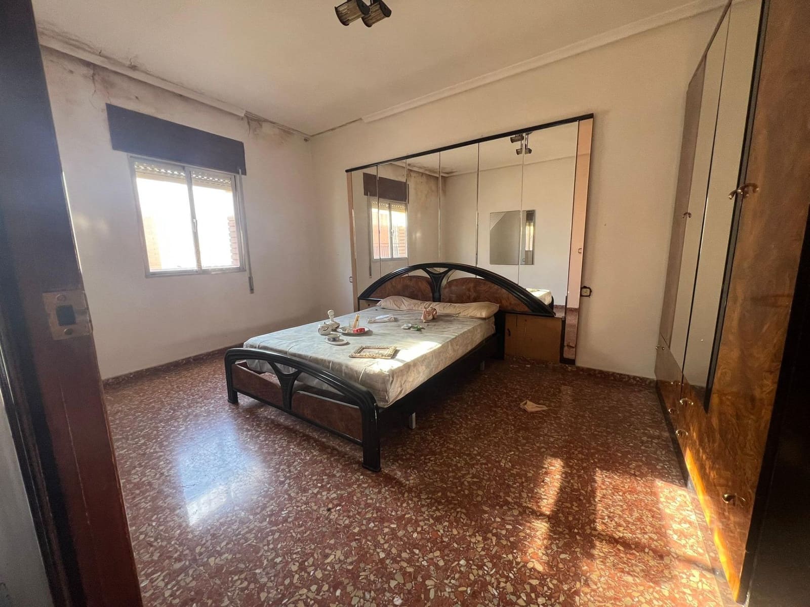 5 slaapkamer Huis te koop in Cordoba stad - € 125.000 (Ref: 9483550)