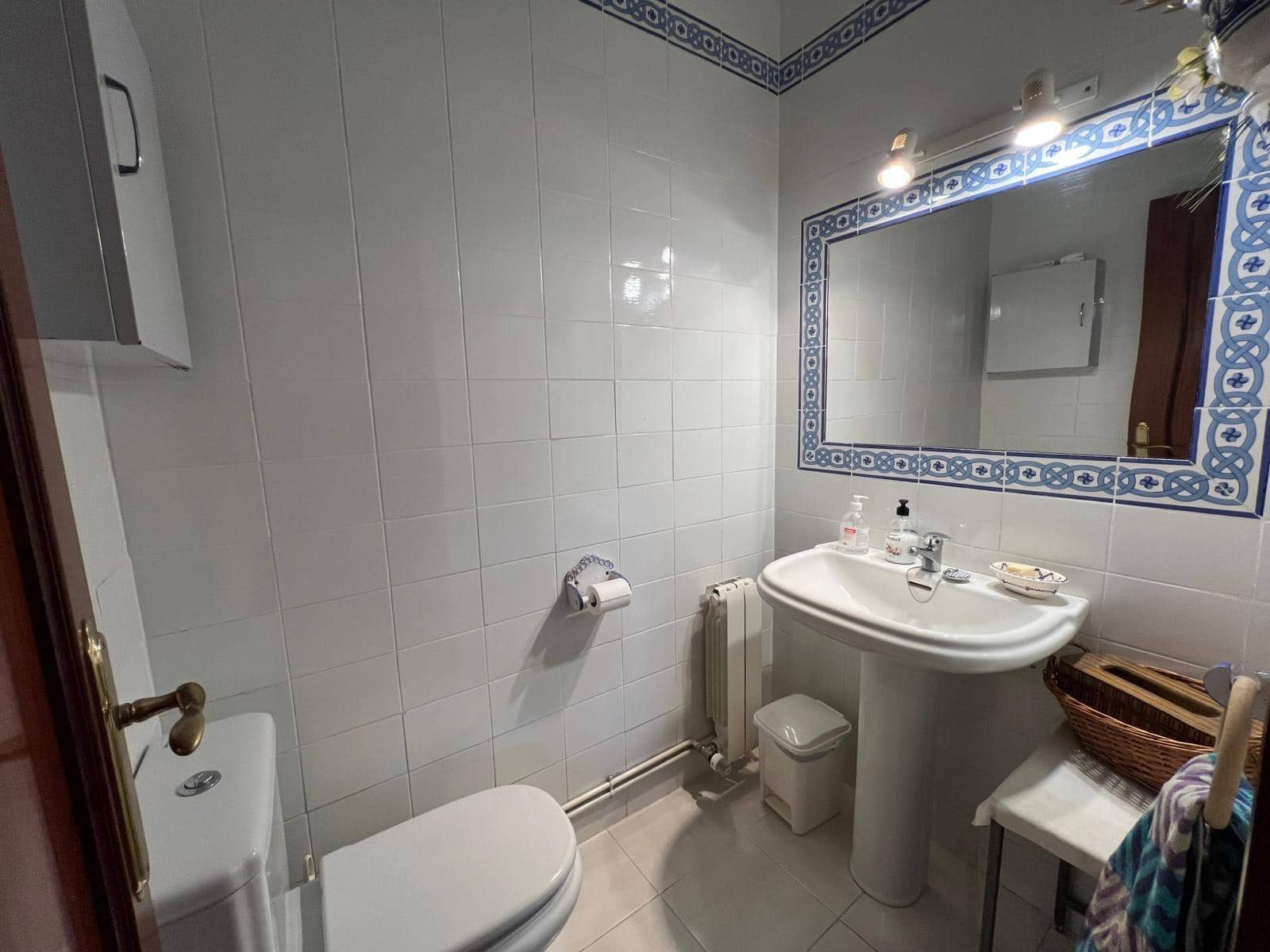 7 slaapkamer Villa te koop in Cordoba stad met zwembad garage - € 380.000 (Ref: 9485355)